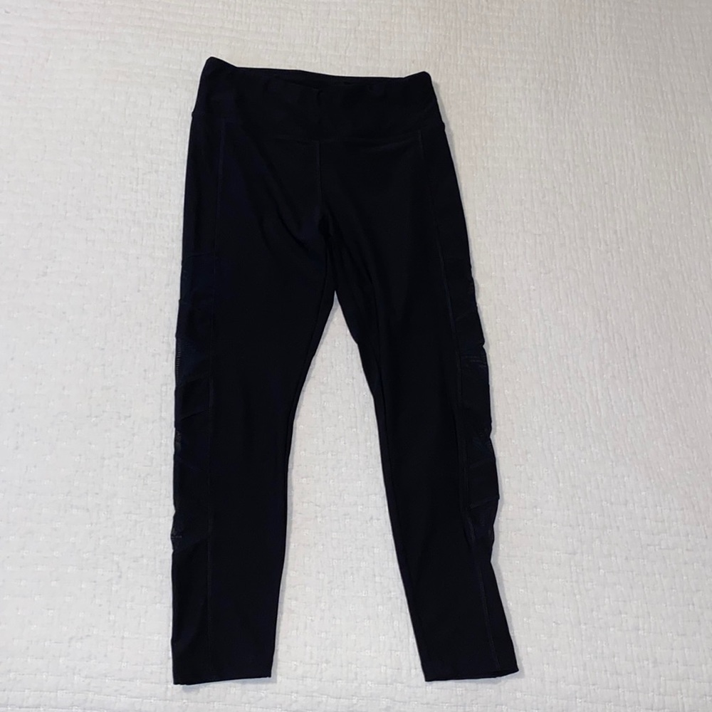 VOGO cropped black leggings with mesh cutouts size medium